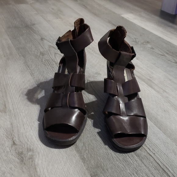 MIA brown leather open toe block heel sandals - Picture 12 of 16